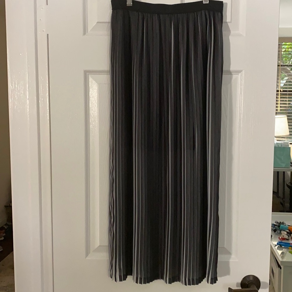 Stunning Sandro Skirt